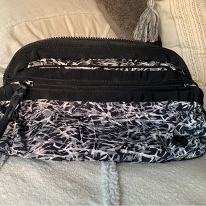 Lululemon toiletry bag